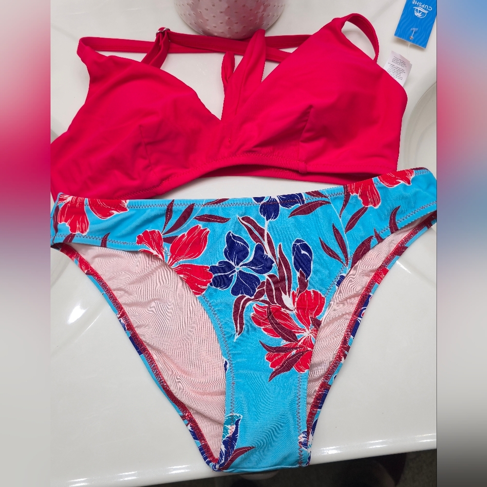 Cupshe Red and Blue Floral Bikini